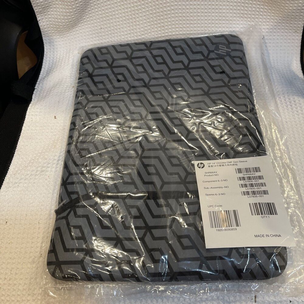 L07806-001 HP 14 Chroma Geo Rev Sleeve, New in Original Package